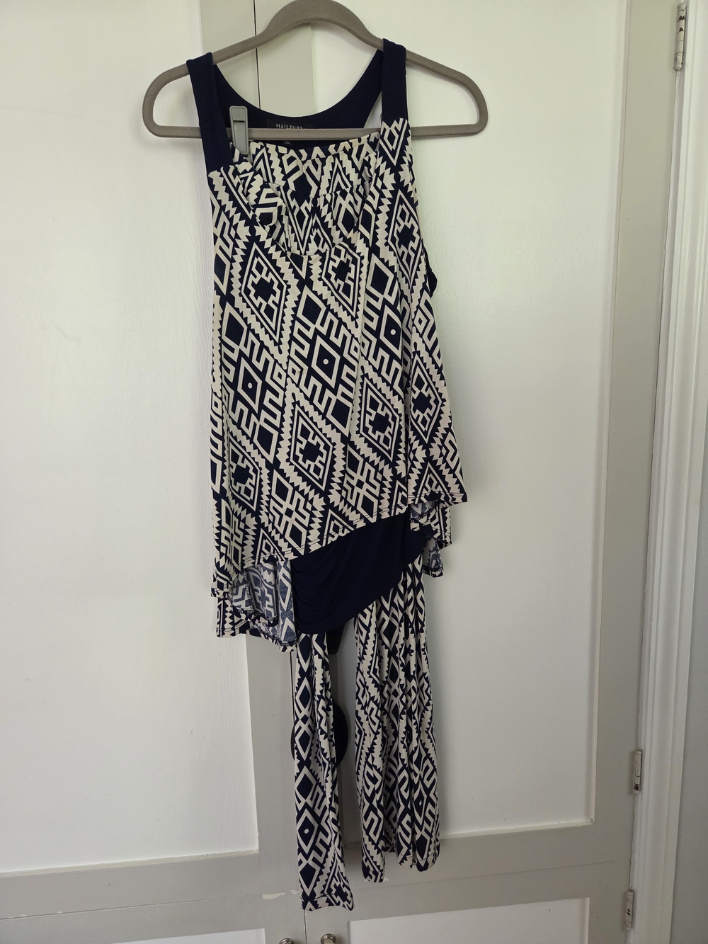 Asymmetrical Navy and White Geometric Layered Set Tank & Pants